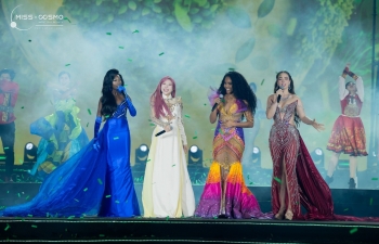 Gần 40 đại diện 'Miss Cosmo 2025' mang sắc màu Carnival đến sân khấu khai mạc lễ hội trà quốc tế - World T.E.A Fest 2025