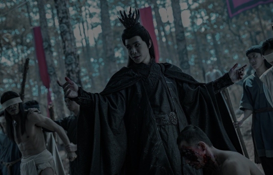 Anh Tú Atus đánh dấu hành trình 10 năm diễn xuất với Thân Đức ma mị, nặng tâm lý