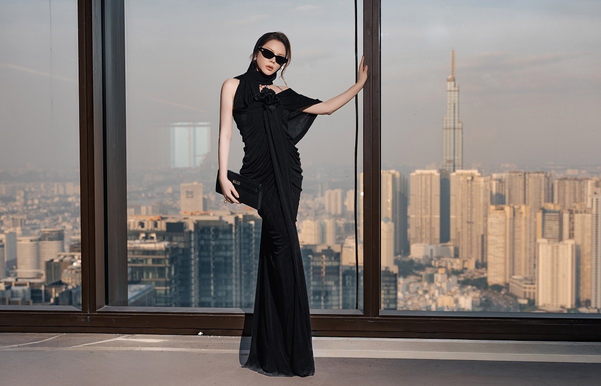 Lý Nhã Kỳ hóa nữ thần Trung Đông, sang chảnh ngút ngàn