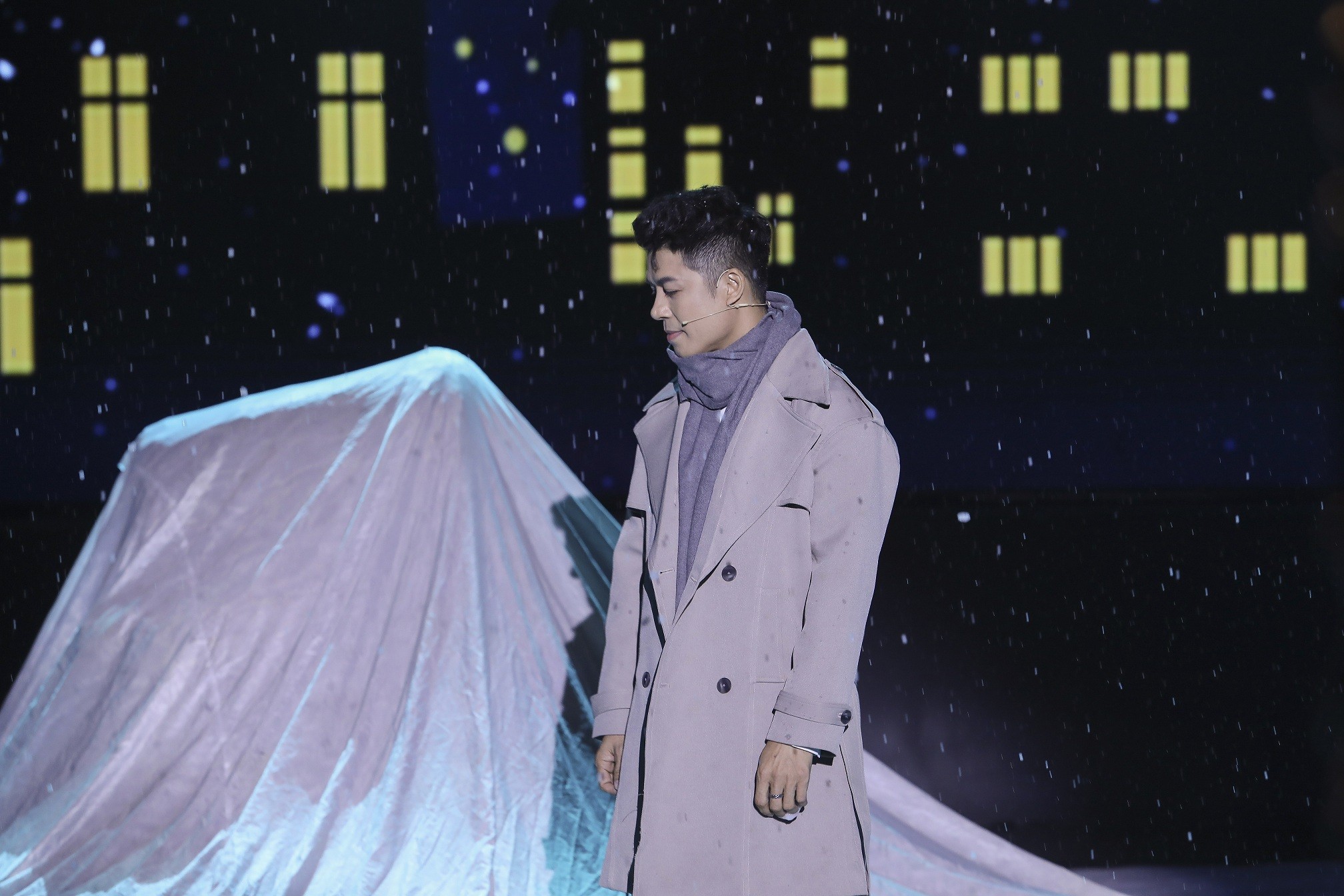 'Tình Bolero 2025': Trương Minh Cường bùng nổ cảm xúc với liên khúc về miền Trung, Hiền Trang gây xúc động mạnh với tiết mục về tình mẫu tử