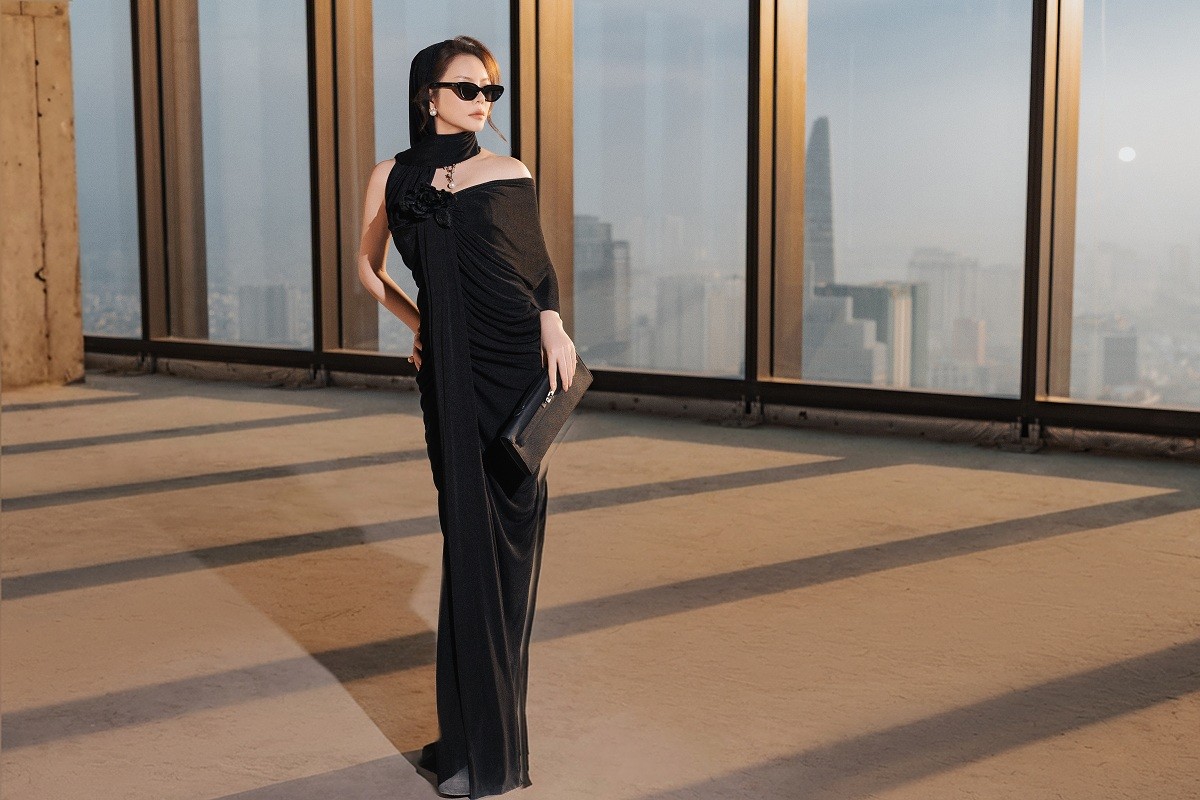 Lý Nhã Kỳ hóa nữ thần Trung Đông, sang chảnh ngút ngàn