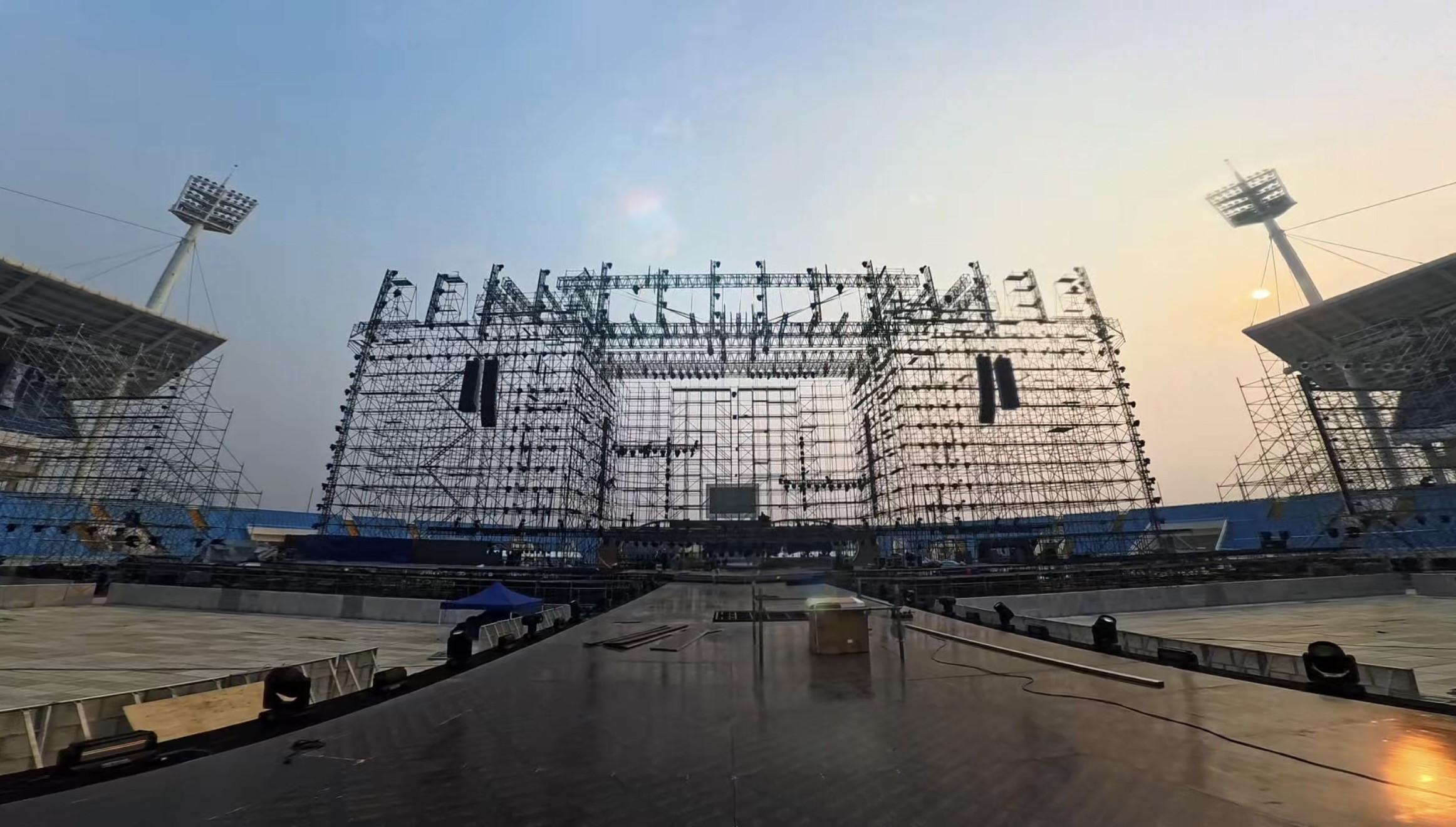 Hé lộ quy mô 'khủng' của Live concert 'Mỹ Tâm 2025: See The Light'