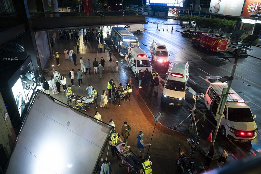 '96 phút sinh tử': Xứng đáng siêu phẩm Top 1 phòng vé 2025, xem mà 'đau tim' đến từng giây