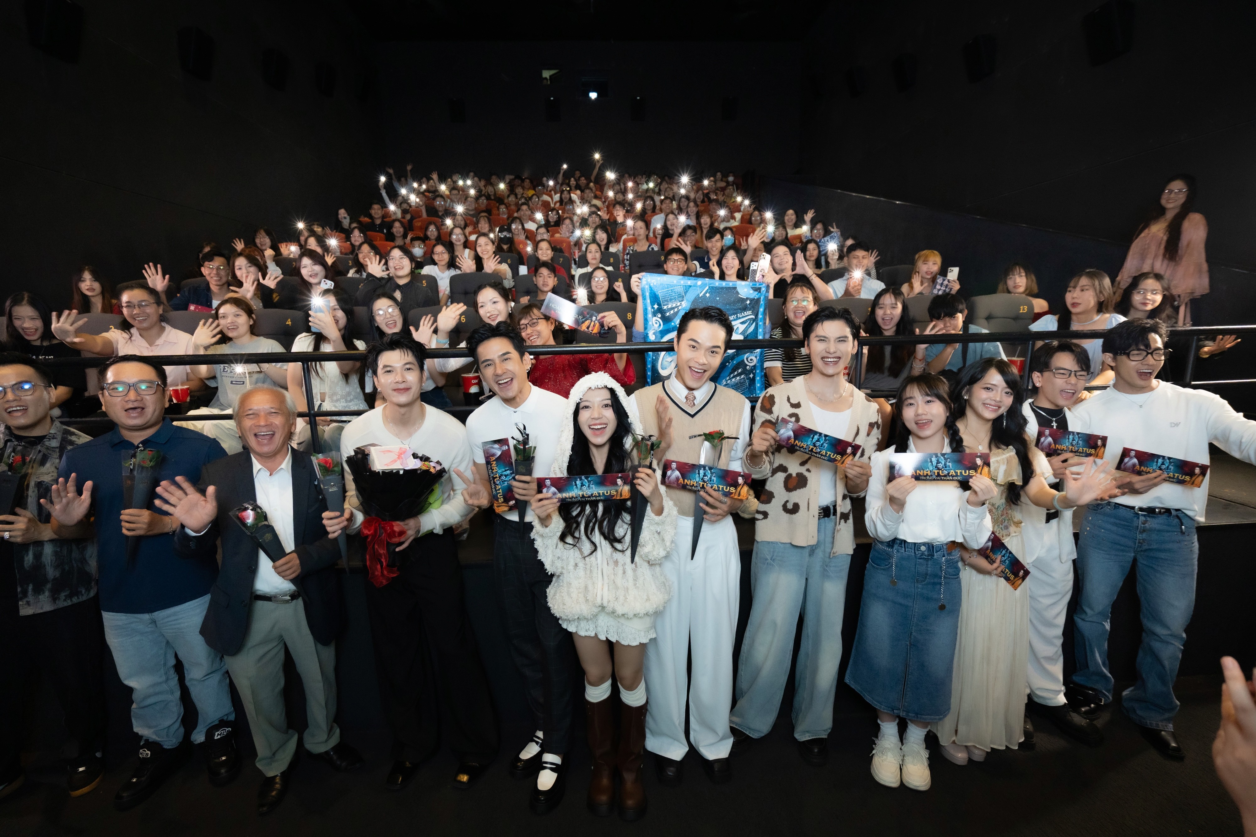 'Hoàng tử quỷ' tẩu tán 160.000 vé xem phim, dàn diễn viên hùng hậu đổ bộ các cụm rạp tại TP. HCM