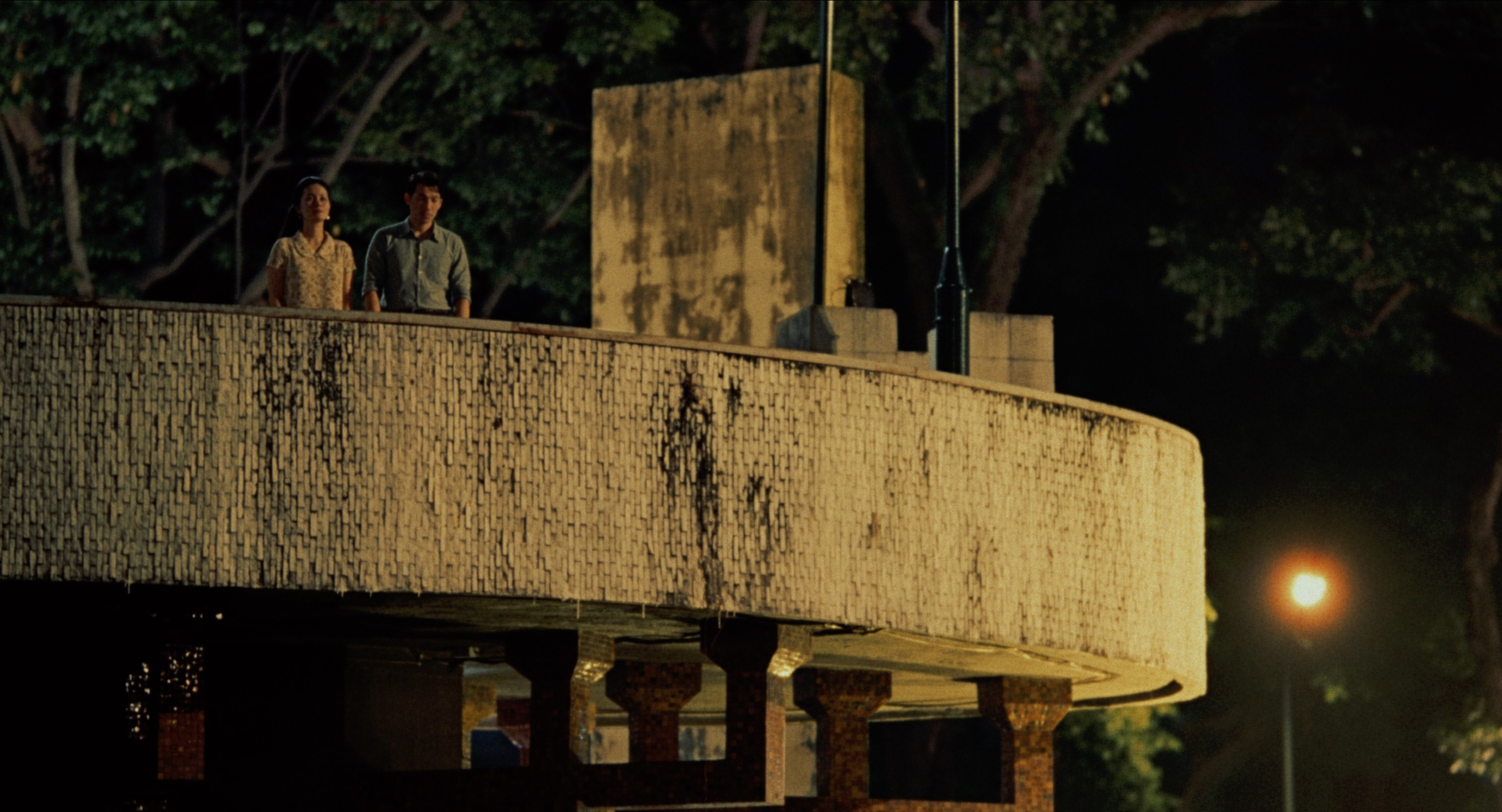 'Quán Kỳ Nam' kể chuyện bằng âm nhạc qua MV 'Bến Giang Đầu'