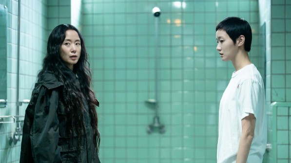 'The Price of Confession': Jeon Do Yeon, Kim Go Eun 'gánh phim'?