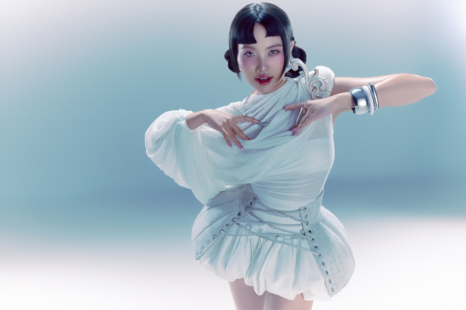 Hồ Ngọc Hà, Phương Mỹ Chi, Trúc Nhân, Văn Mai Hương và DJ Wokeup khuấy động sân khấu chung kết 'Miss Cosmo 2025'