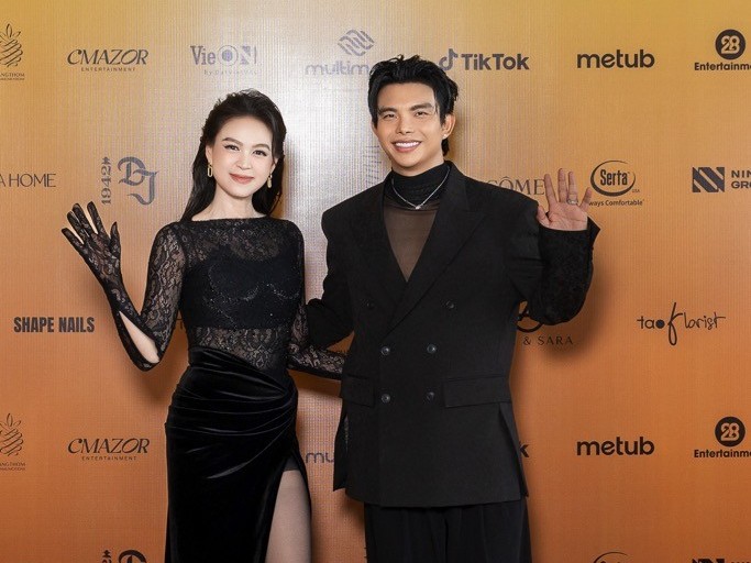 Diễn viên - Siêu mẫu Ngọc Nga diện đồ NTK Đỗ long 'khoe' vóc dáng chuẩn