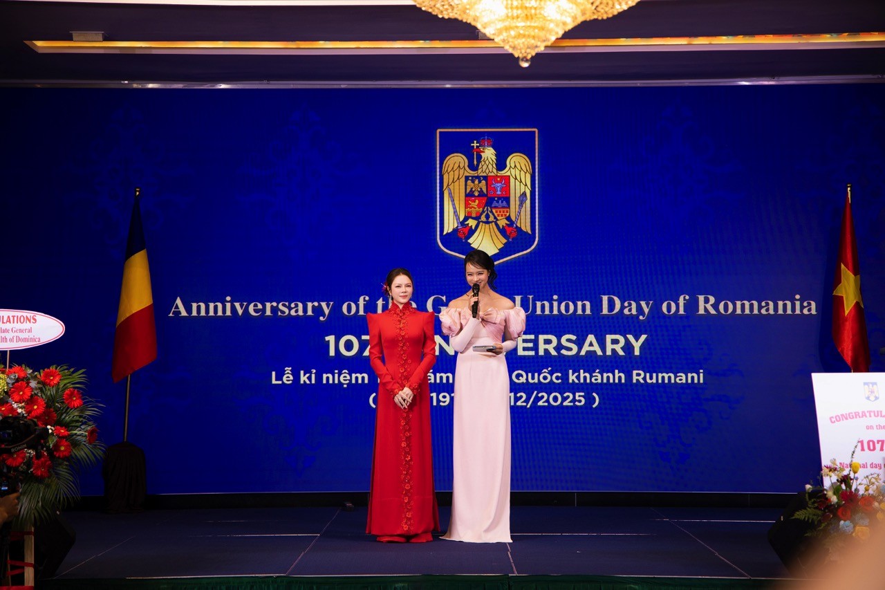 Lý Nhã Kỳ chủ trì sự kiện ngoại giao kỷ niệm 75 năm quan hệ Việt Nam - Romania Lý Nhã Kỳ chủ trì sự kiện ngoại giao kỷ niệm 75 năm quan hệ Việt Nam - Romania