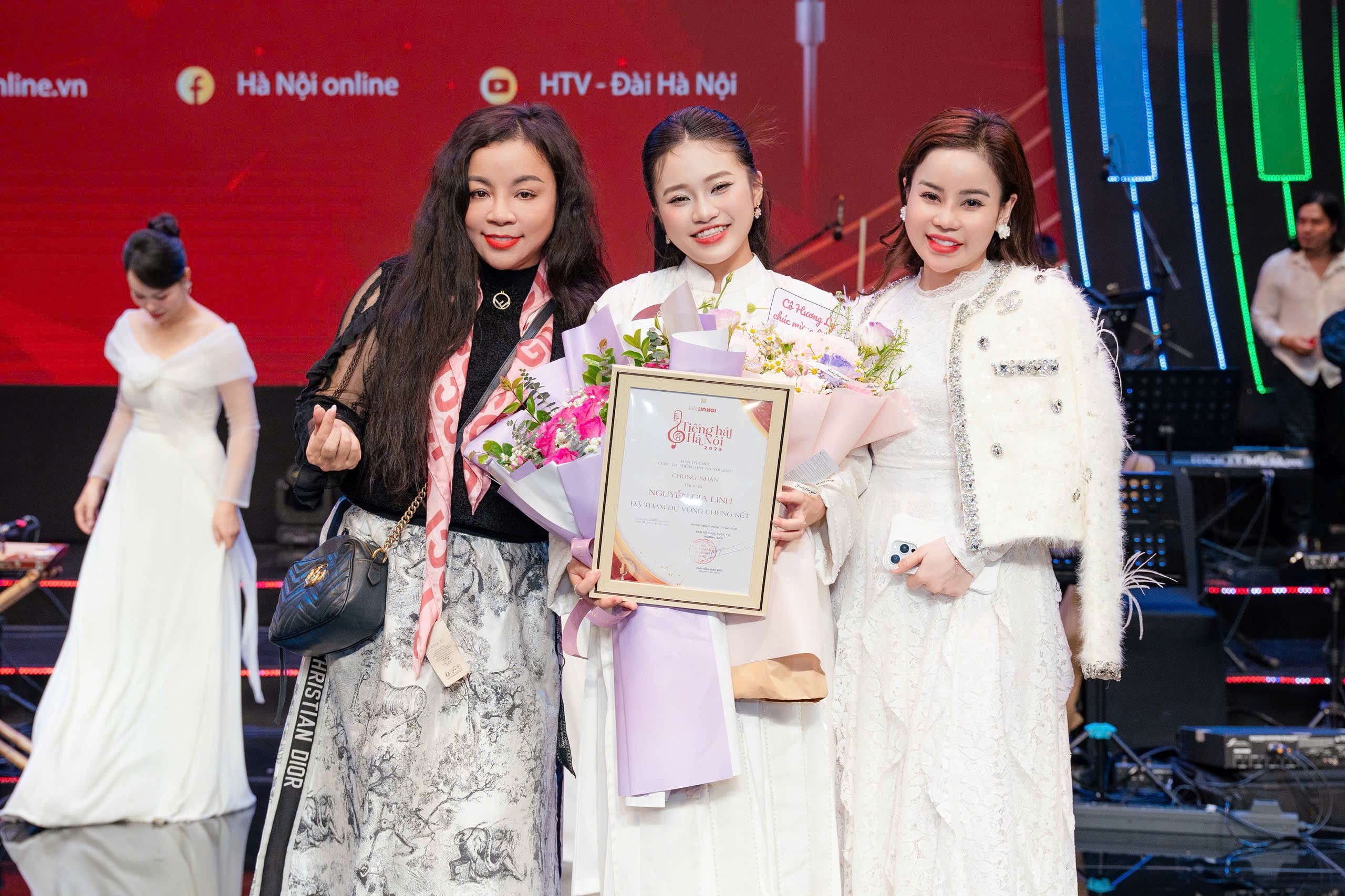 Cô gái 16 tuổi vượt áp lực giám khảo để giành giải nhì 'Tiếng hát Hà Nội 2025'