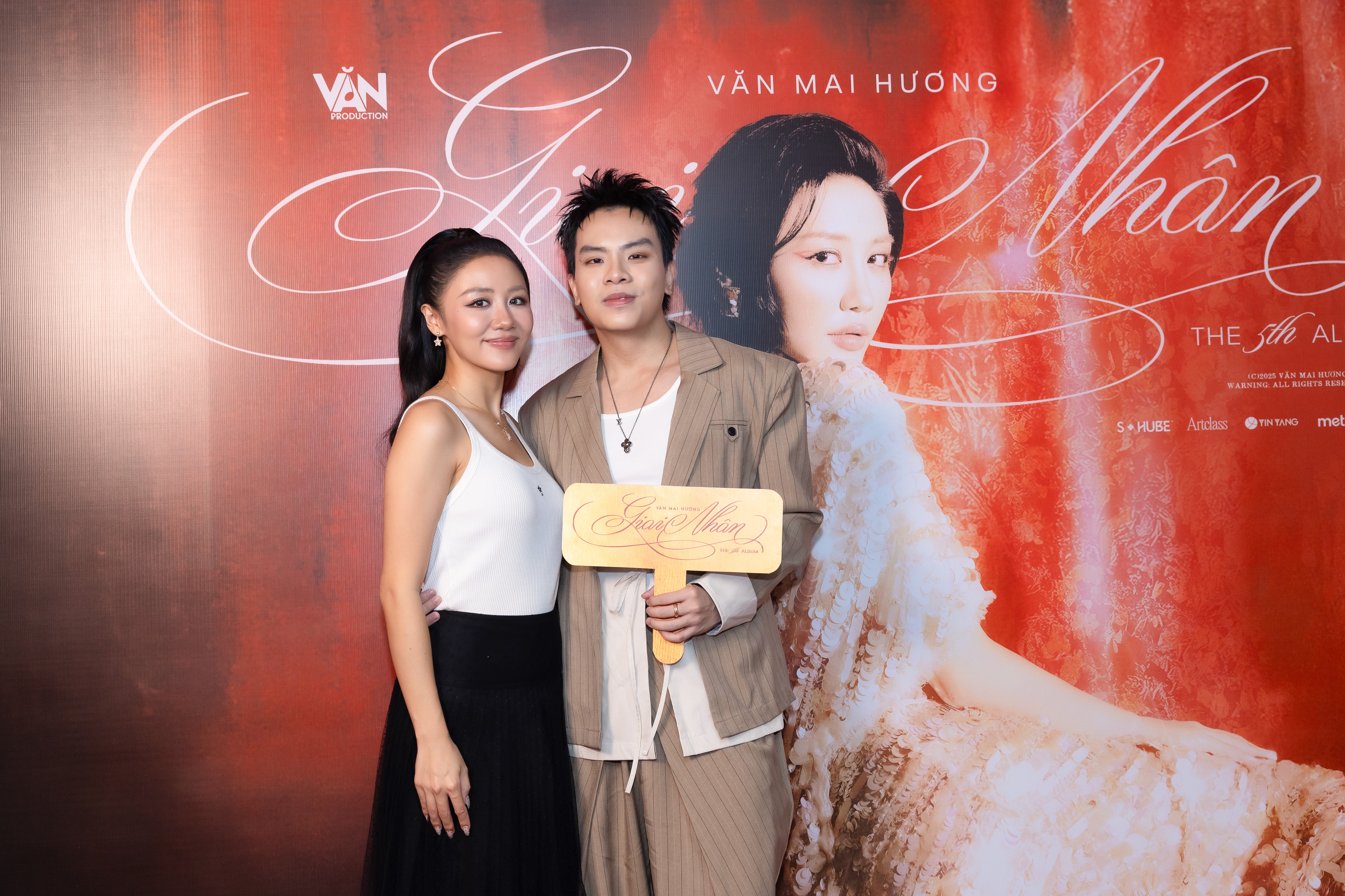 Album 'Giai nhân' của Văn Mai Hương: Sống thật với khao khát yêu và được yêu