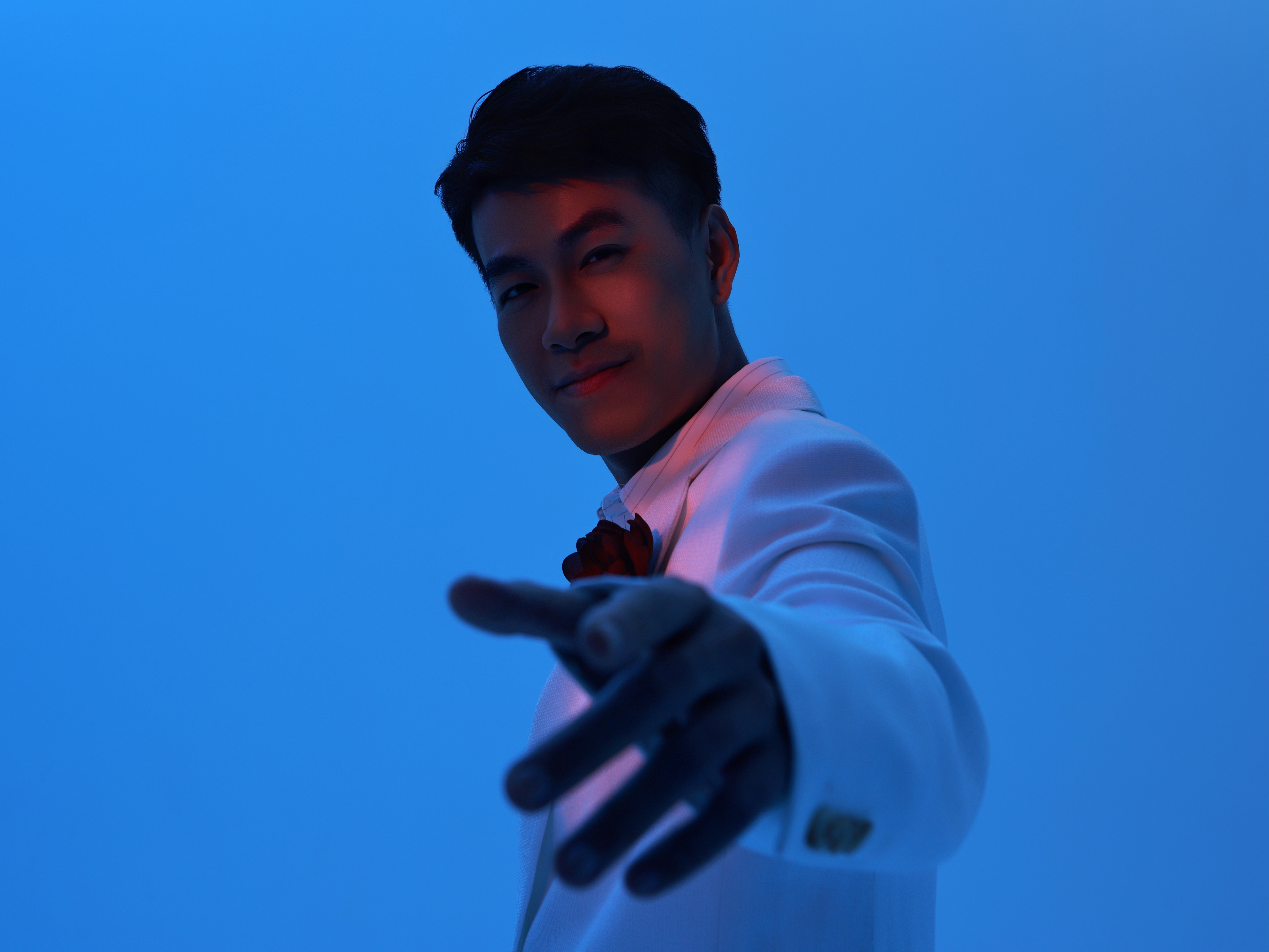 Hồ Trung Dũng kể hành trình âm nhạc qua album 'Alive', trích lợi nhuận hỗ trợ đồng bào miền Trung