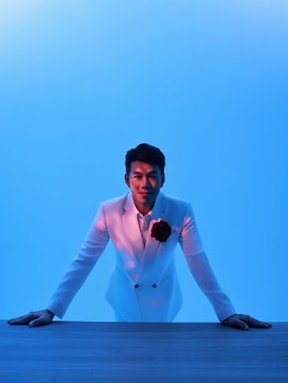 Hồ Trung Dũng kể hành trình âm nhạc qua album 'Alive', trích lợi nhuận hỗ trợ đồng bào miền Trung