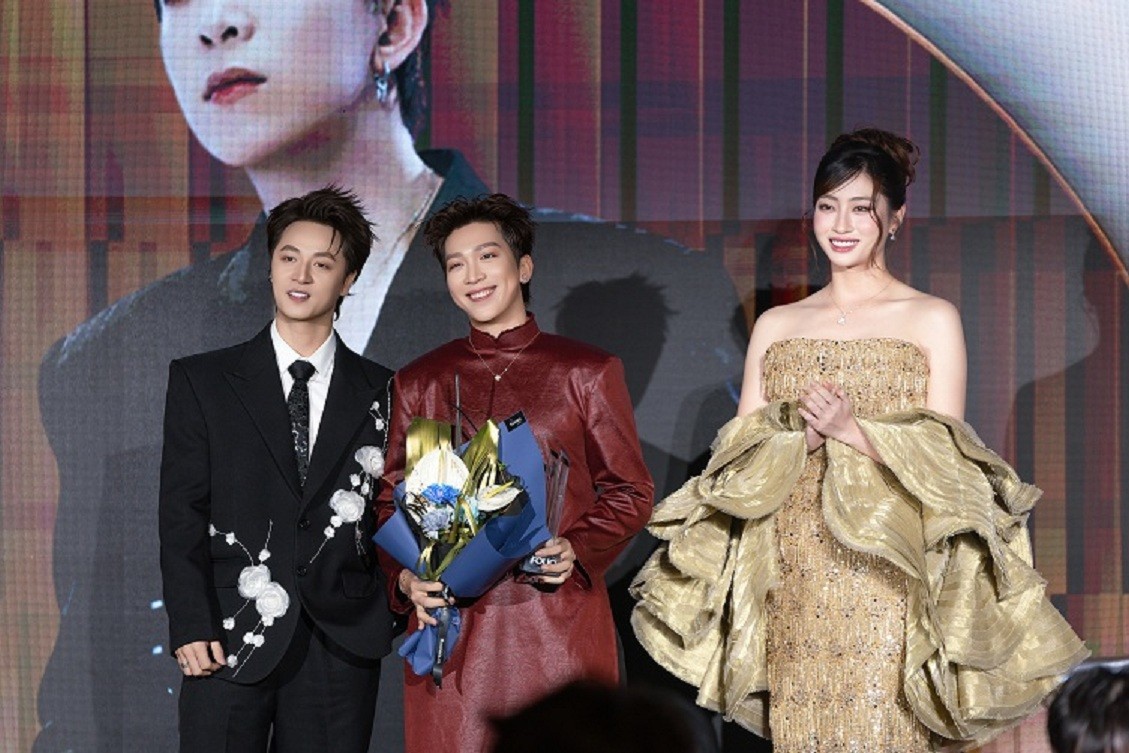 Vừa chiến thắng giải thưởng lớn, Tăng Phúc 'tái hợp' với Trương Thảo Nhi ra MV lập thành tích đáng nể