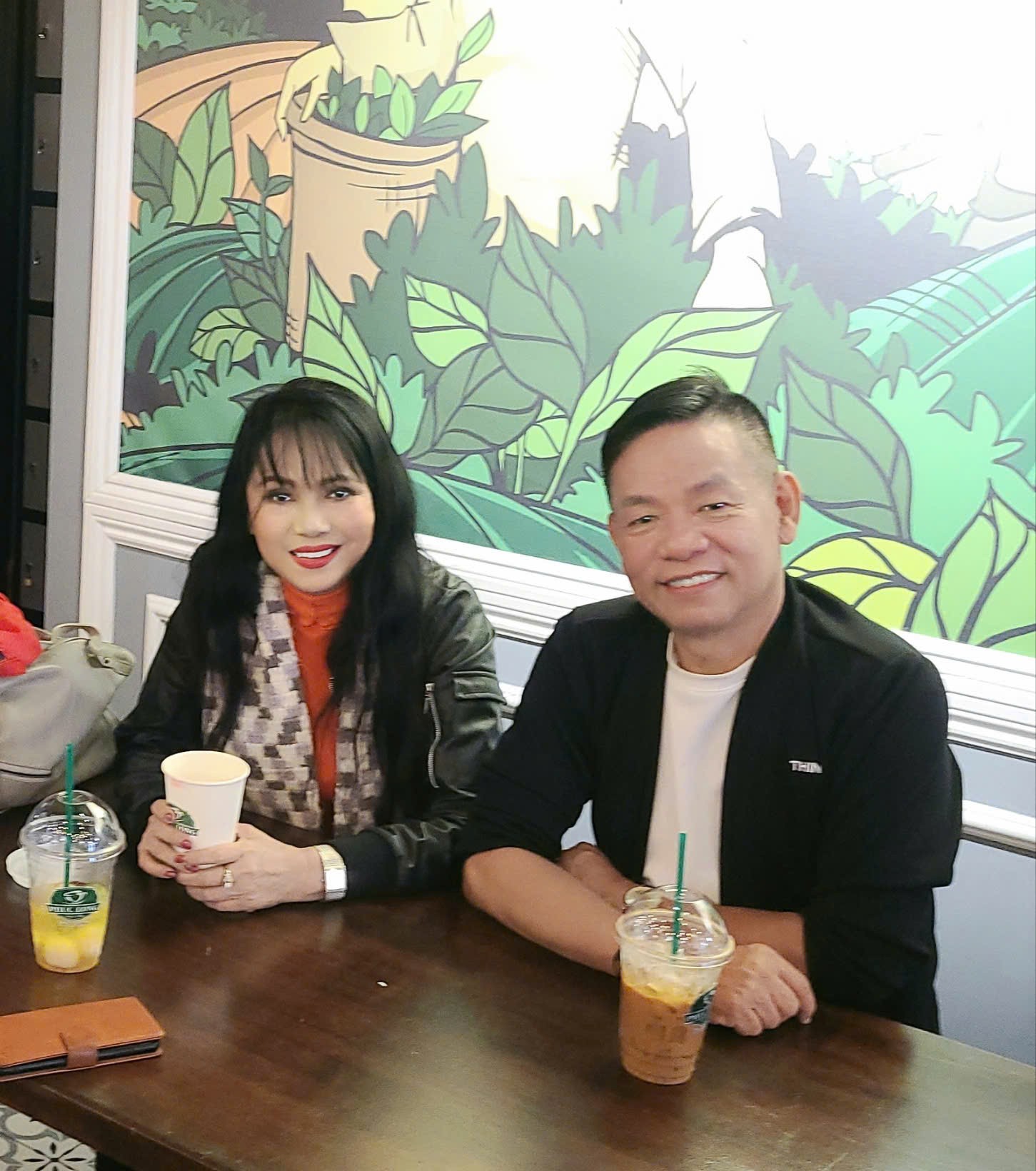 Nhiếp ảnh gia Thái Nhàn hội ngộ các người đẹp trong chuyến tác nghiệp tại Mỹ