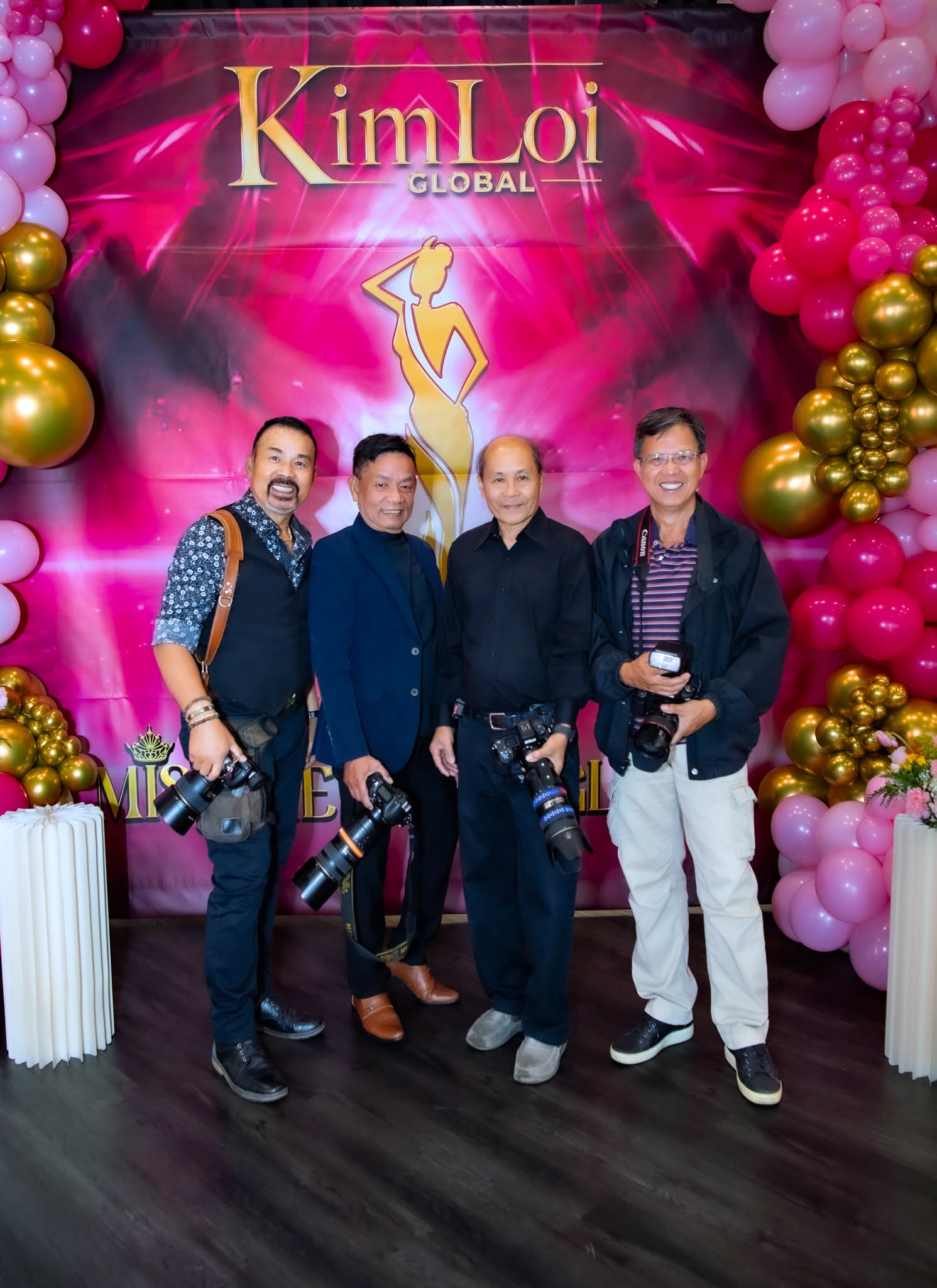 Nhiếp ảnh gia Thái Nhàn hội ngộ các người đẹp trong chuyến tác nghiệp tại Mỹ