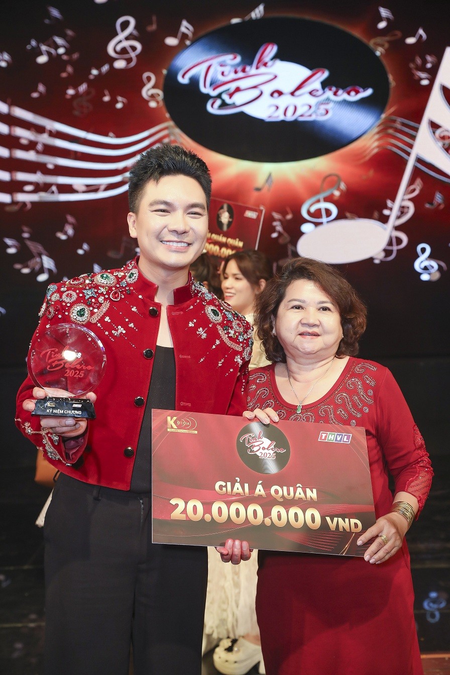 Diễn viên Hiền Trang xúc động khi trở thành Quán quân 'Tình Bolero 2025'