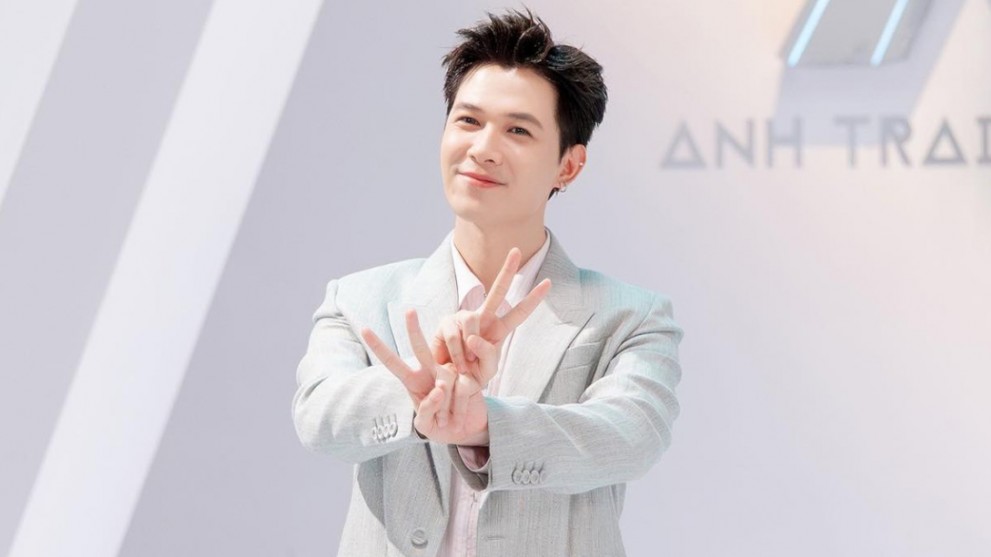 Vì sao Anh Tú Atus bị chê ‘kém duyên’?