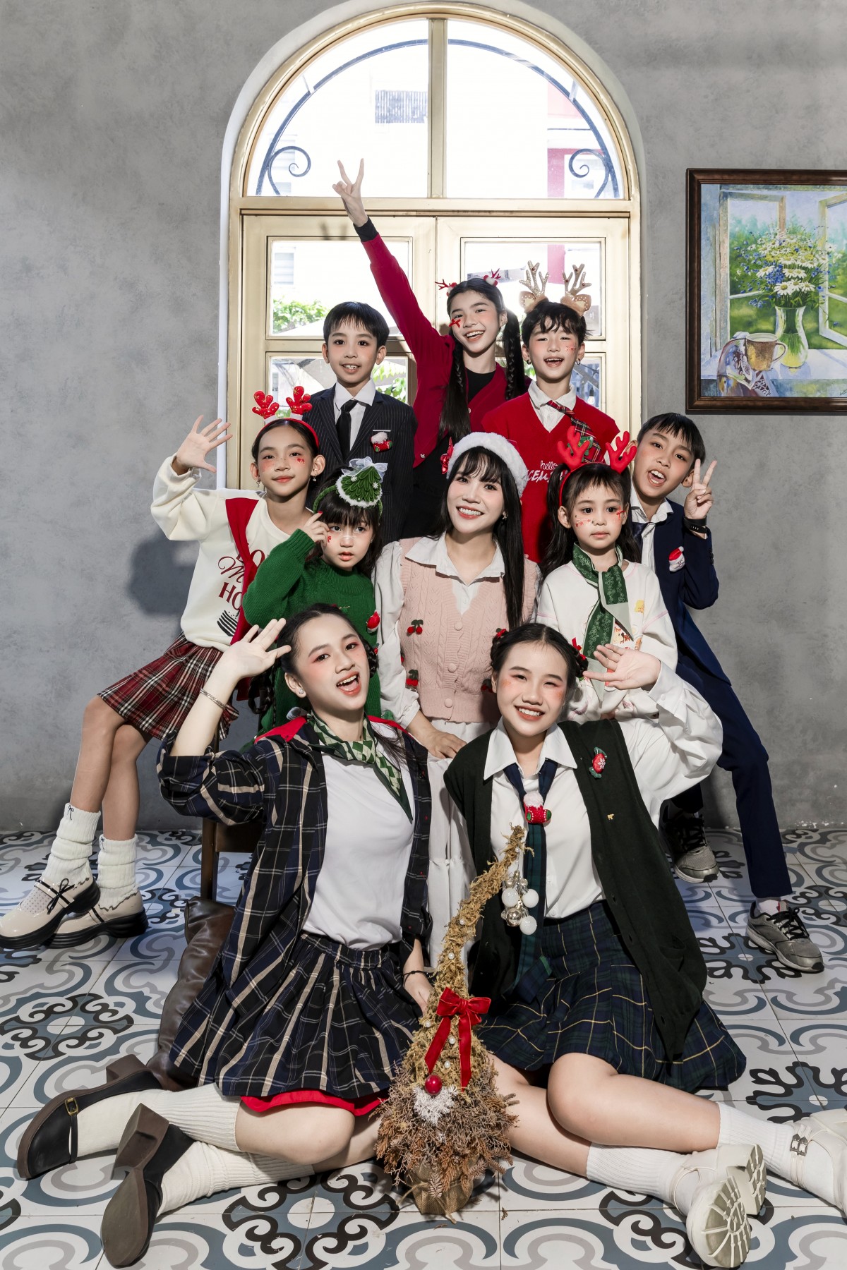 Nghệ sĩ – Kỷ lục gia Trúc Thy: Tham quan 50 quốc gia để nghiên cứu về giáo dục