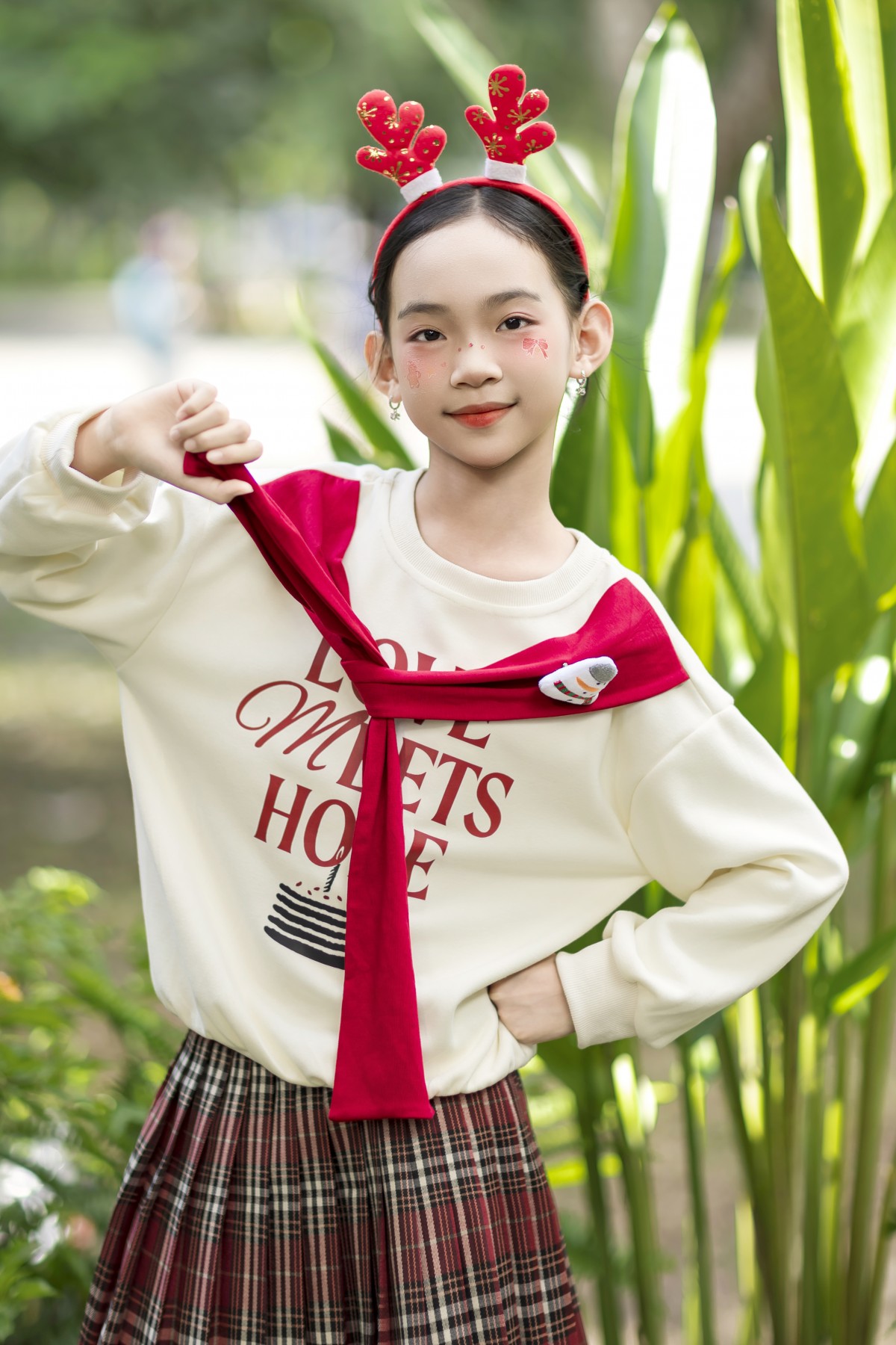 Nghệ sĩ – Kỷ lục gia Trúc Thy: Tham quan 50 quốc gia để nghiên cứu về giáo dục