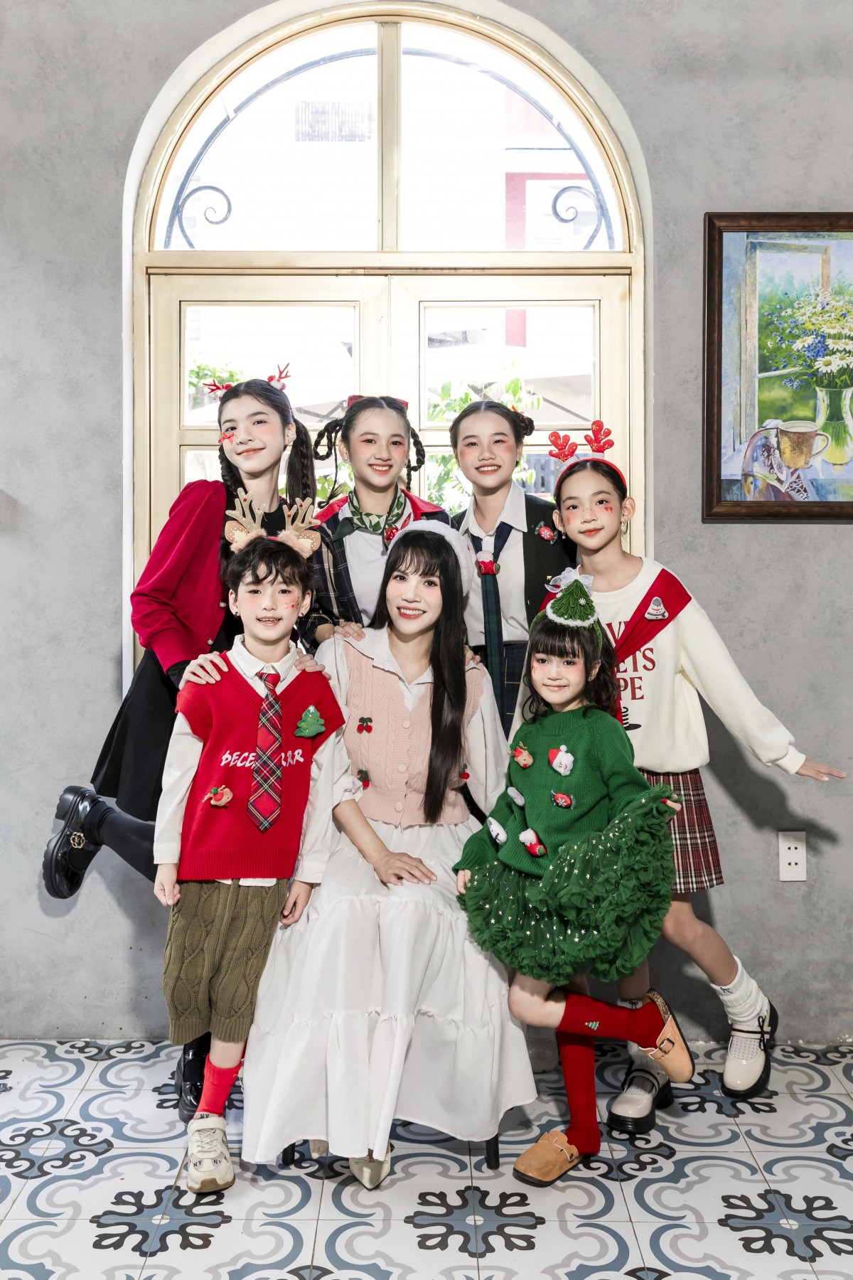 Nghệ sĩ – Kỷ lục gia Trúc Thy: Tham quan 50 quốc gia để nghiên cứu về giáo dục