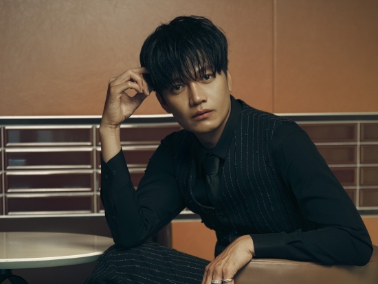 Quang Tuấn và một năm rực rỡ: 'Bỏ túi' 3 phim điện ảnh trăm tỷ, biến hóa đa thể loại