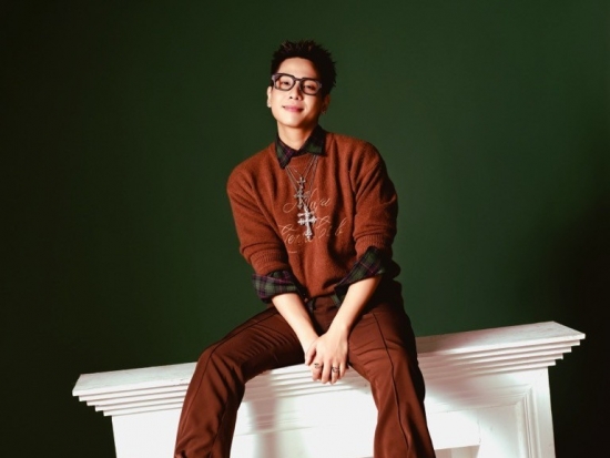 Quân A.P tặng quà Noel sớm cho fan, kể chuyện tình yêu ngọt ngào trong 'Lửa gần rơm'