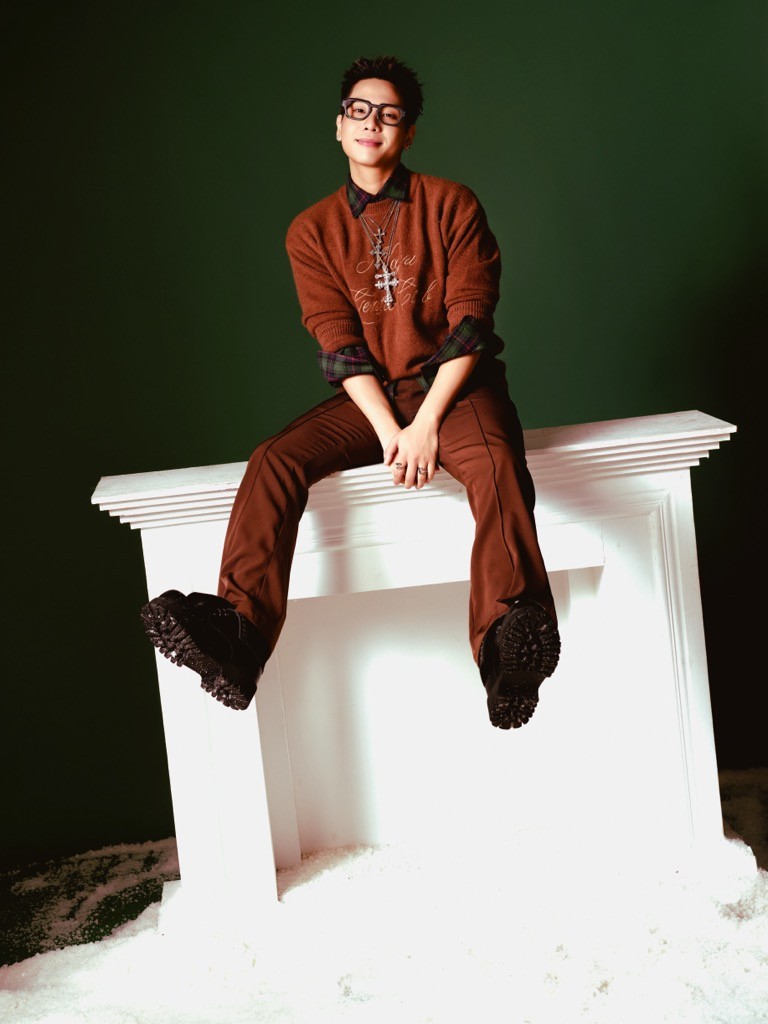 Quân A.P tặng quà Noel sớm cho fan, kể chuyện tình yêu ngọt ngào trong 'Lửa gần rơm'