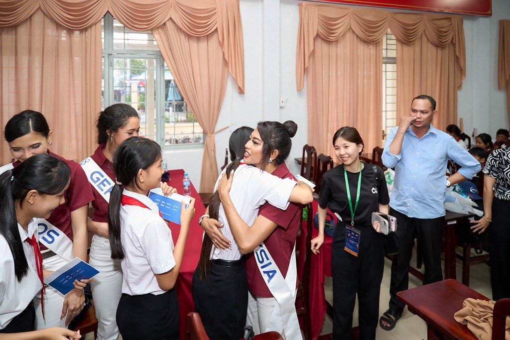 Thí sinh 'Miss Cosmo 2025' tạo dấu ấn nhân ái qua loạt hoạt động cộng đồng ý nghĩa tại TP. HCM và Tây Ninh