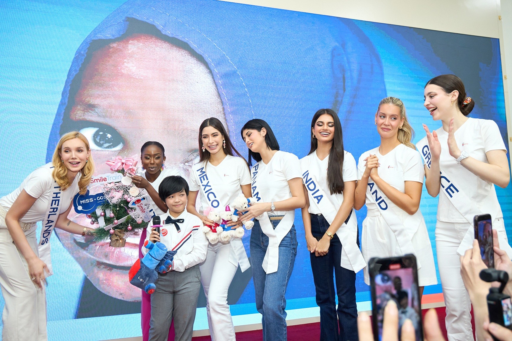 Thí sinh 'Miss Cosmo 2025' tạo dấu ấn nhân ái qua loạt hoạt động cộng đồng ý nghĩa tại TP. HCM và Tây Ninh