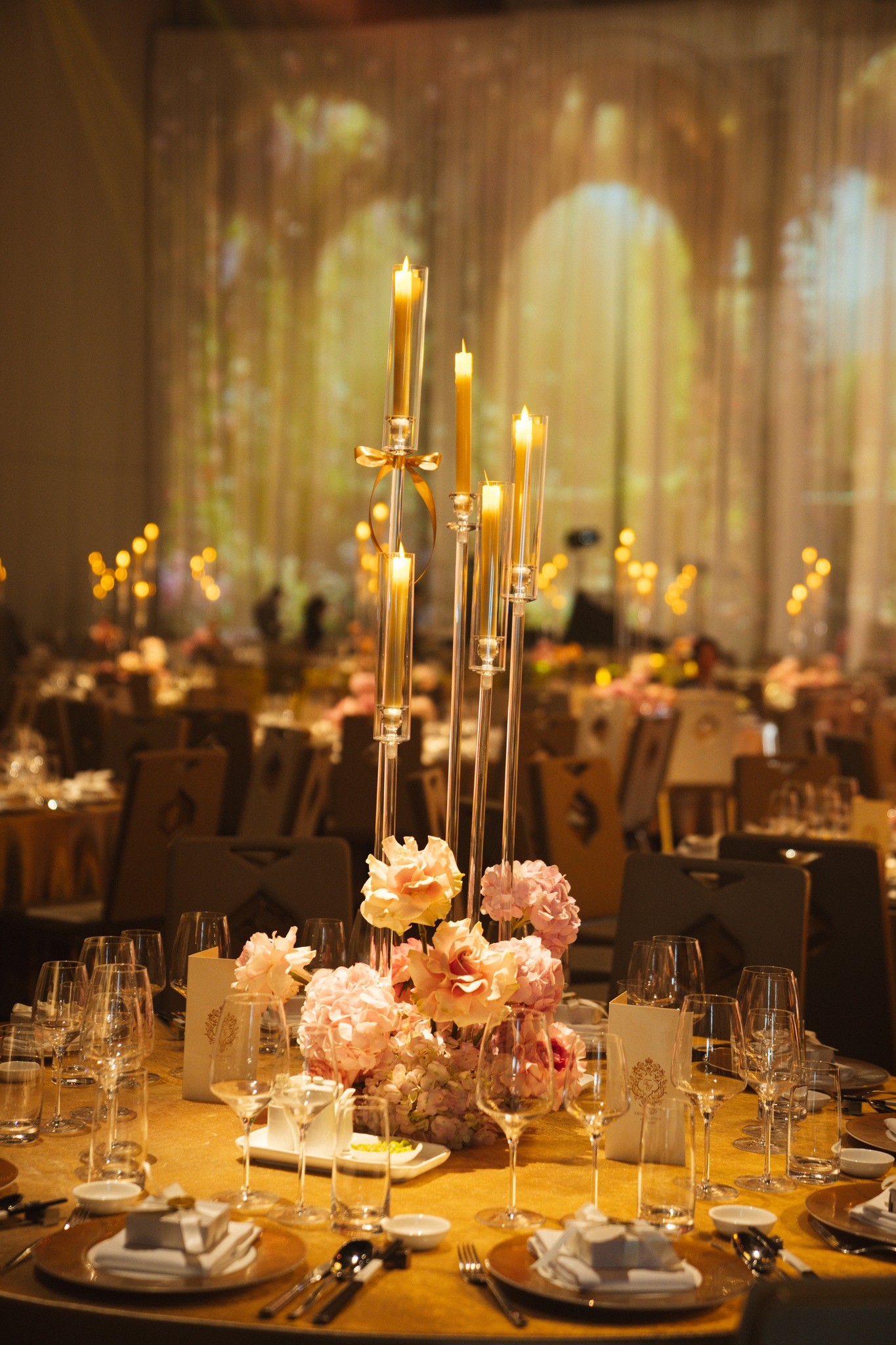 Fashionista Tiên Nguyễn chọn một thương hiệu Việt làm quà cưới