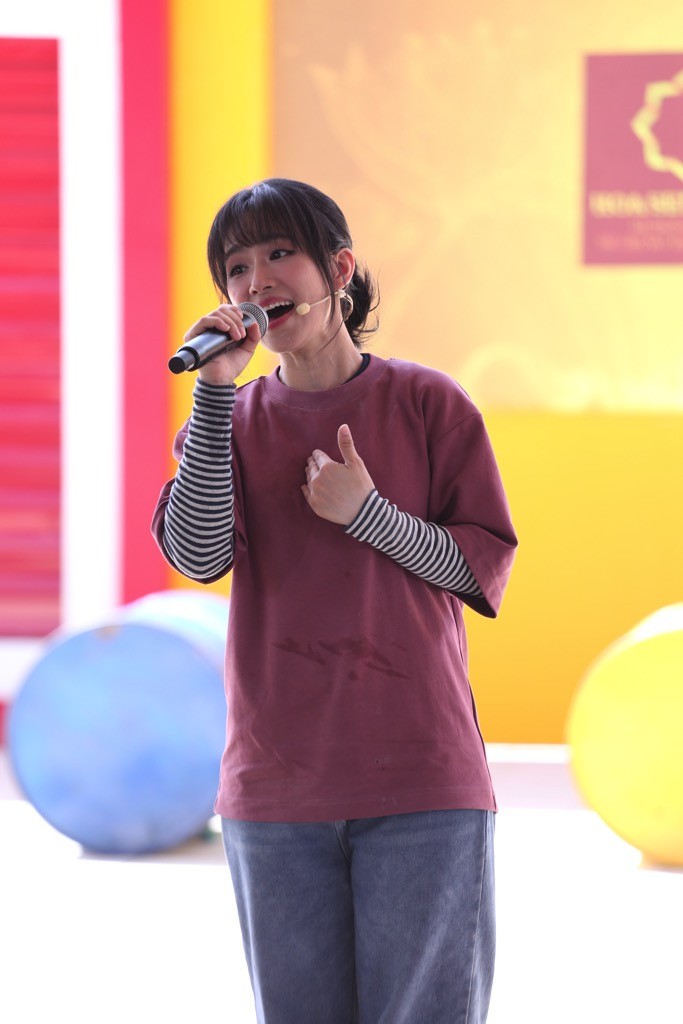 'Mái ấm gia đình Việt': Ca sĩ Lương Bích Hữu, Á hậu Phương Anh cùng các nghệ sĩ xúc động trước nghị lực của các em nhỏ tại Tây Ninh