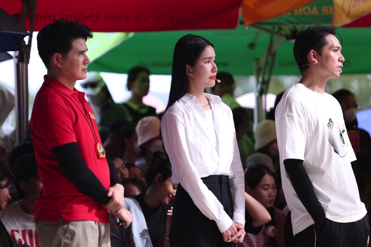 'Mái ấm gia đình Việt': Ca sĩ Lương Bích Hữu, Á hậu Phương Anh cùng các nghệ sĩ xúc động trước nghị lực của các em nhỏ tại Tây Ninh