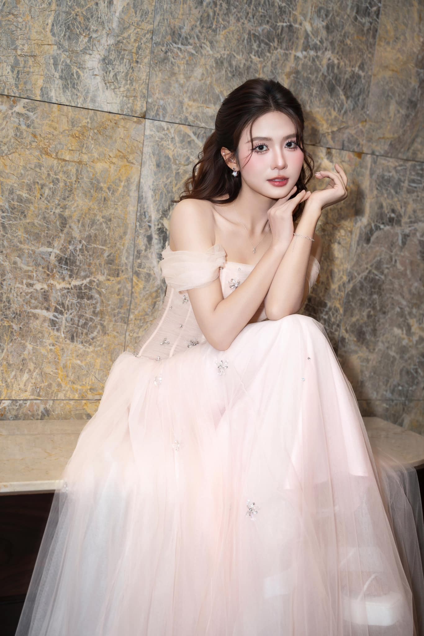 Quỳnh Trang: Từ 'nữ thần thanh xuân' đến cô nàng Gen Z nổi loạn trong 'Gia đình trái dấu'