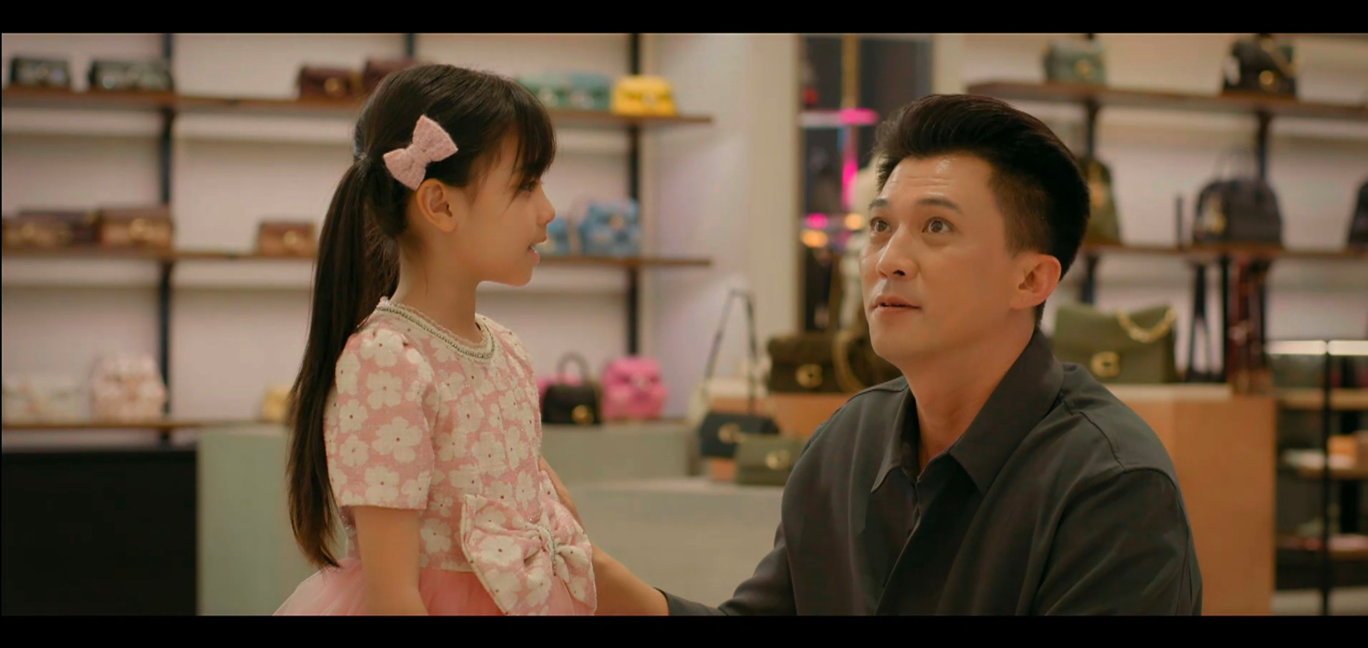 Hà Việt Dũng 'gồng mình' giữa hai thái cực trên sóng giờ vàng