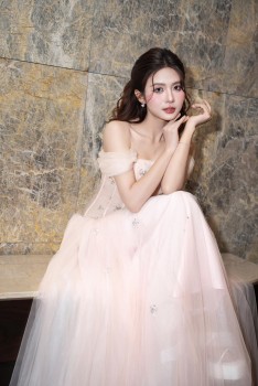 Quỳnh Trang: Từ 'nữ thần thanh xuân' đến cô nàng Gen Z nổi loạn trong 'Gia đình trái dấu'