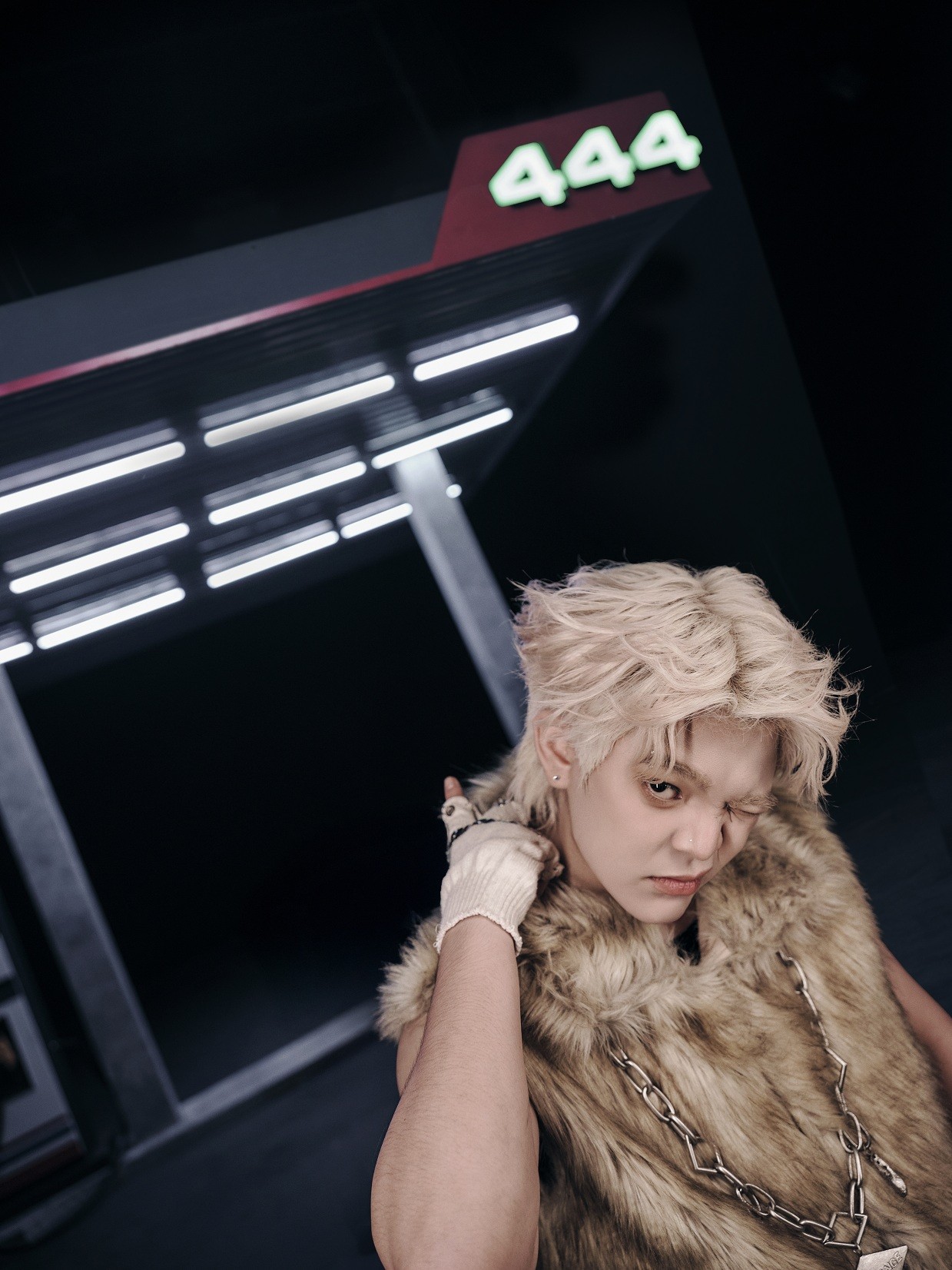 'Phù thủy' Wokeup mời cả Andree Right Hand, Phương Ly, Rhyder và Grey D vào vũ trụ âm nhạc '4 giờ sáng' với EP đầu tay