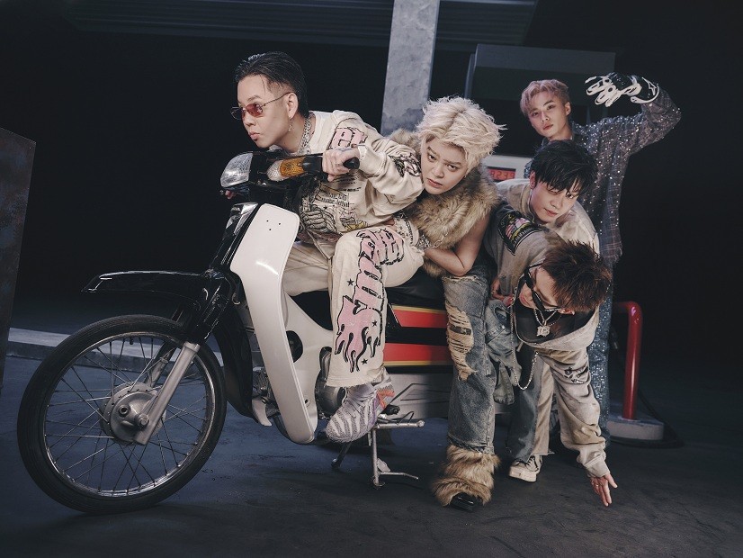 'Phù thủy' Wokeup mời cả Andree Right Hand, Phương Ly, Rhyder và Grey D vào vũ trụ âm nhạc '4 giờ sáng' với EP đầu tay