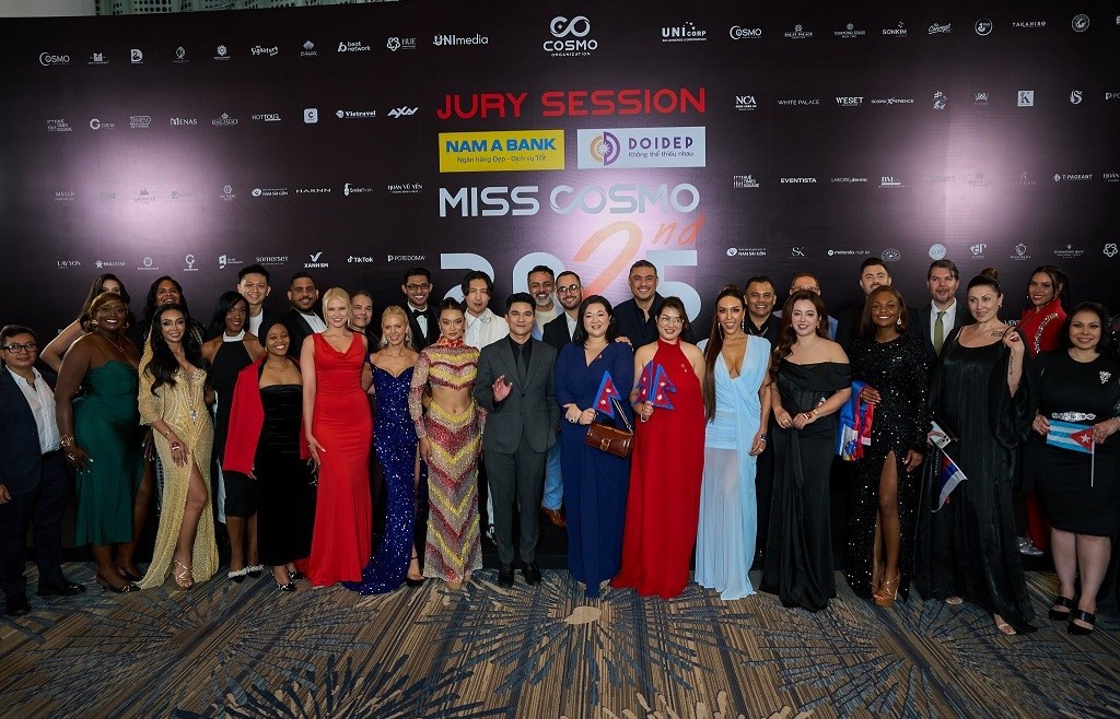 71 thí sinh 'Miss Cosmo 2025' gây dấu ấn mạnh mẽ tại đêm Jury Session