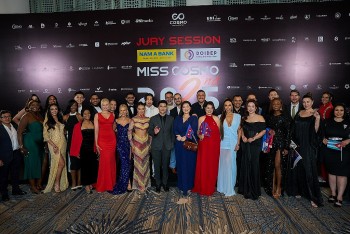 71 thí sinh 'Miss Cosmo 2025' gây dấu ấn mạnh mẽ tại đêm Jury Session