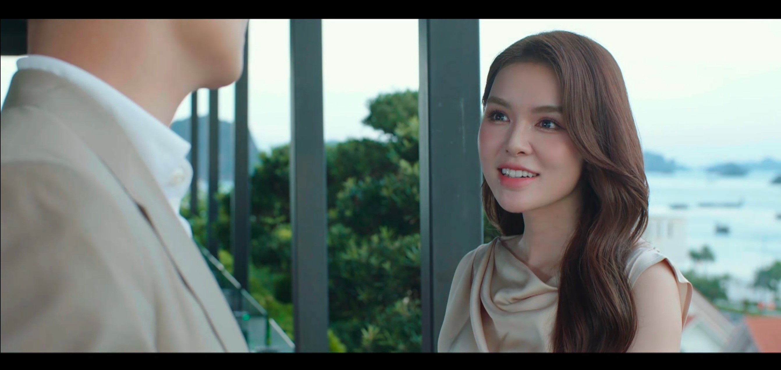 Nhan sắc 'gây bão' trong 'Lằn ranh': Hà Bích Ngọc là ai?