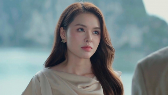 Nhan sắc 'gây bão' trong 'Lằn ranh': Hà Bích Ngọc là ai?