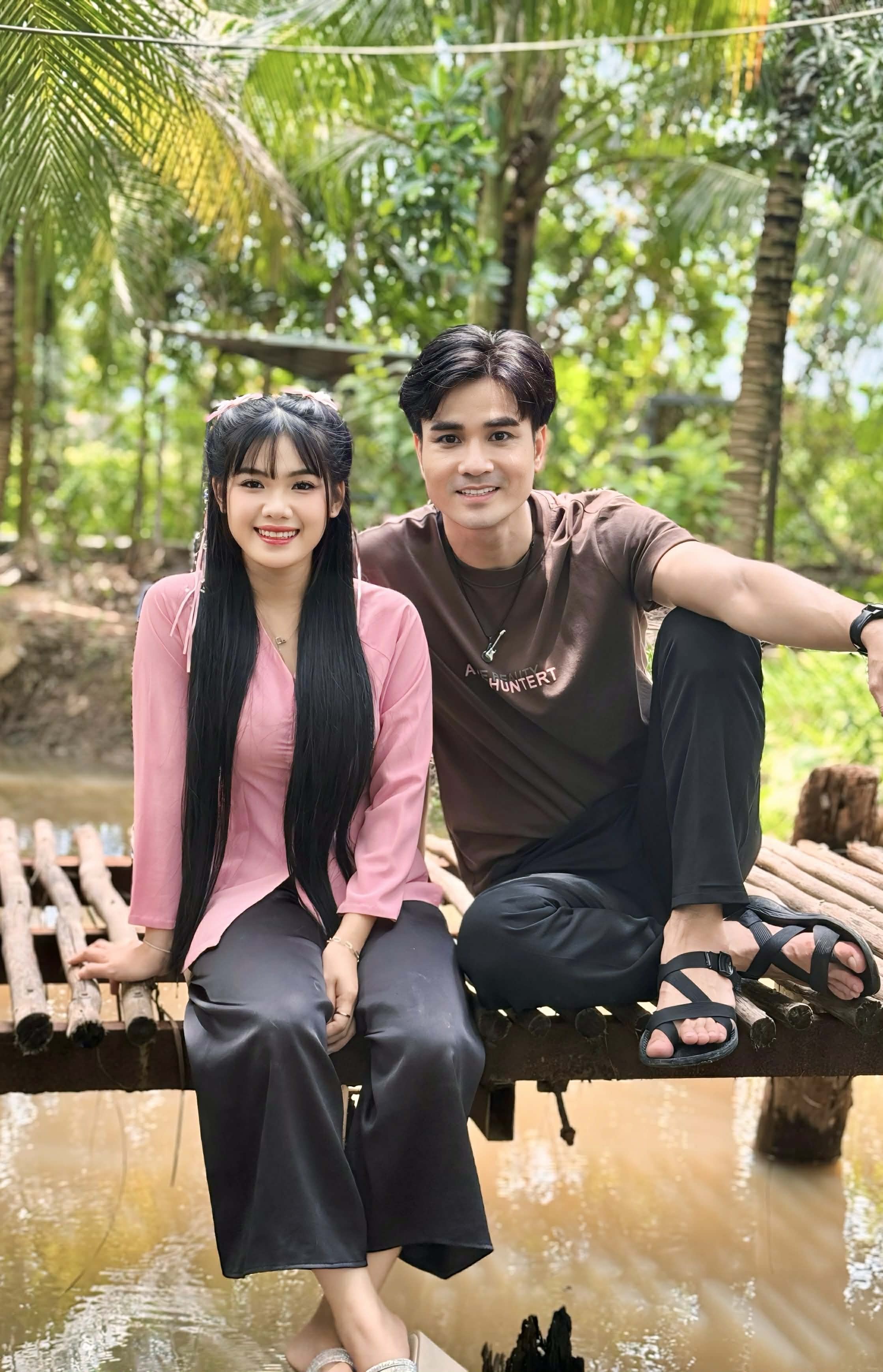 Ca sĩ Cao Sĩ Hùng gây bất ngờ với MV triệu view 'Thương nhau tới già'