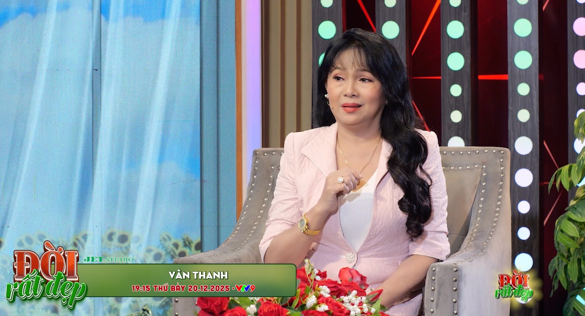 Từng sống trong sự sắp đặt, diễn viên Vân Thanh quyết đứng dậy làm lại cuộc đời, 40 tuổi mới tự kiếm được đồng tiền đầu tiên