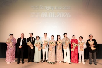 Chưa có tiền lệ, Thu Trang 'chơi lớn' khi tái hiện đám giỗ miền Tây trong showcase 'Ai thương ai mến'