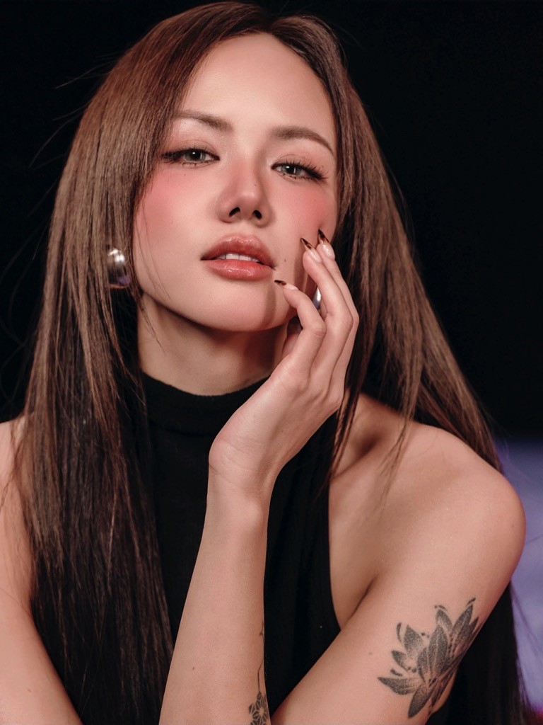 Bữa tiệc visual của Wokeup cùng Phương Ly - Trid Minh trong Performance video 'Dậy đi nhóo'