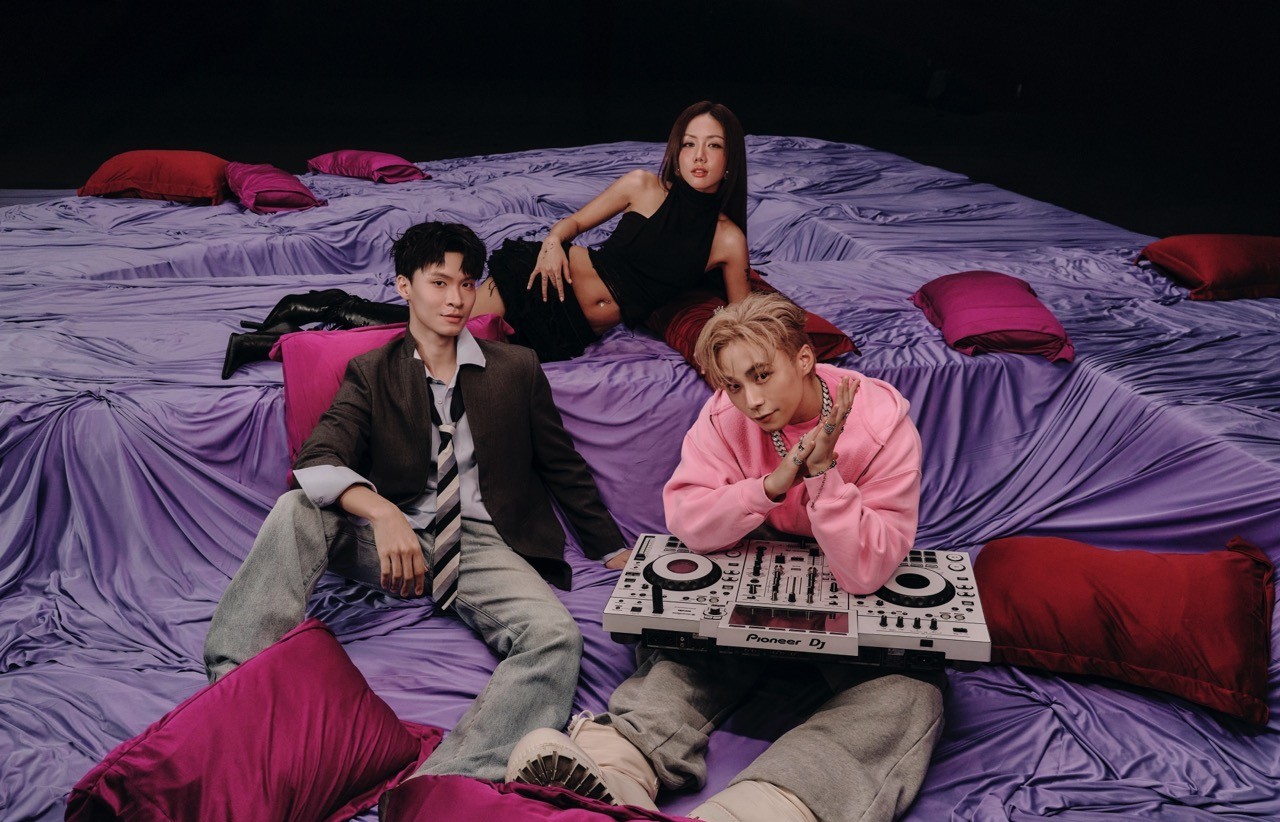 Bữa tiệc visual của Wokeup cùng Phương Ly - Trid Minh trong Performance video 'Dậy đi nhóo'