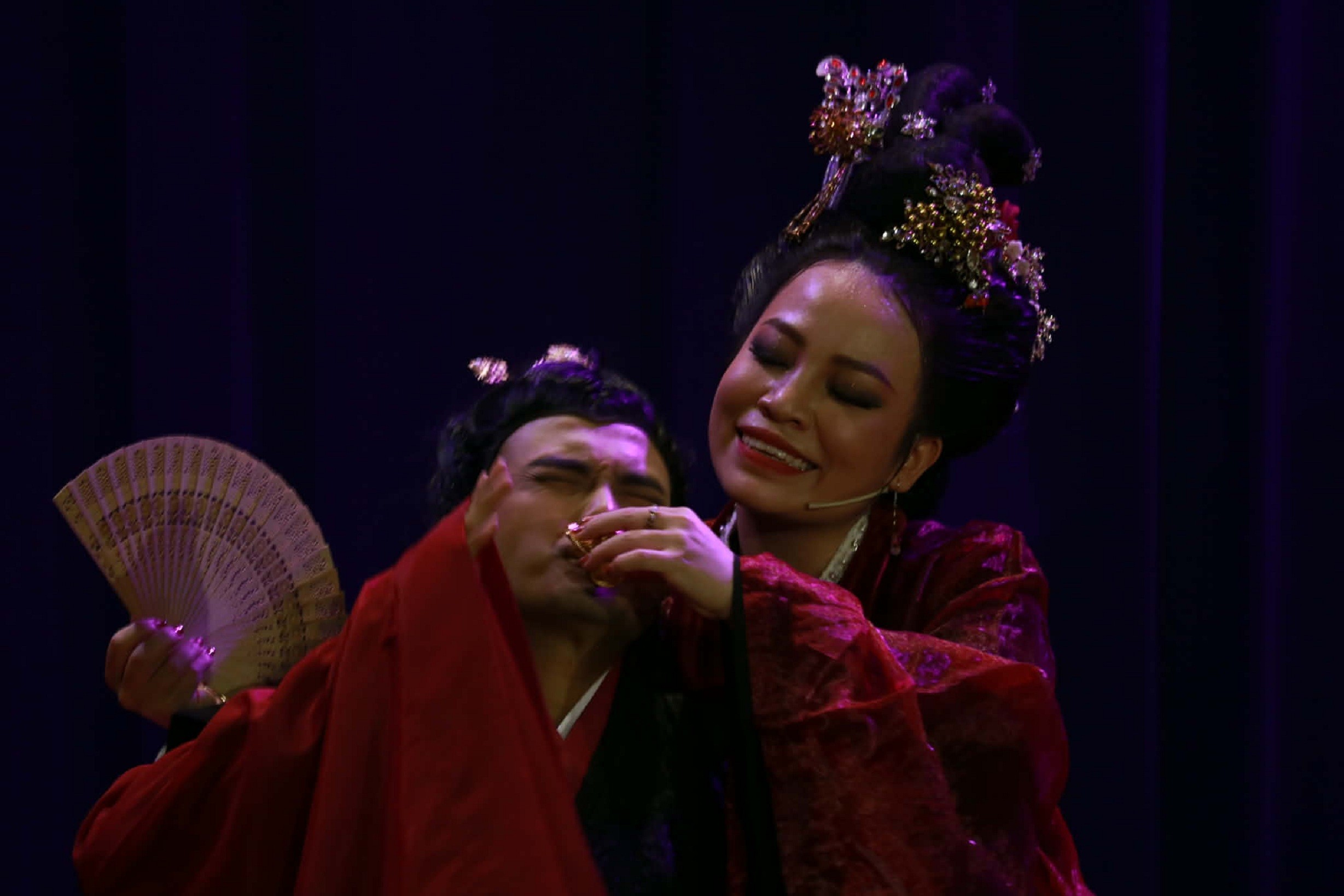 Dấu ấn dàn dựng của Hòa Hiệp: Từ diễn viên đến đạo diễn sân khấu thể nghiệm