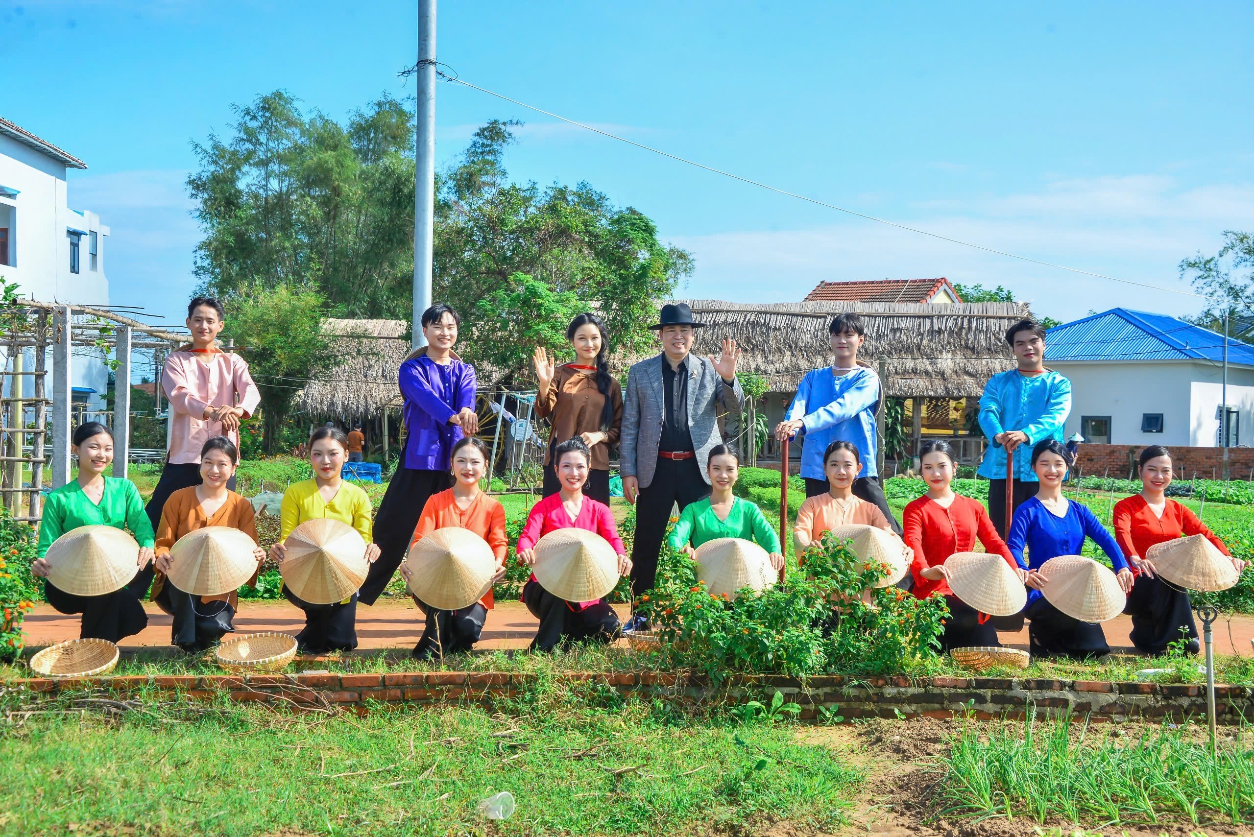 Ngọc Sơn đồng hành cùng dự án âm nhạc mới của Michael Lang với ca khúc vui tươi, đậm chất làng quê