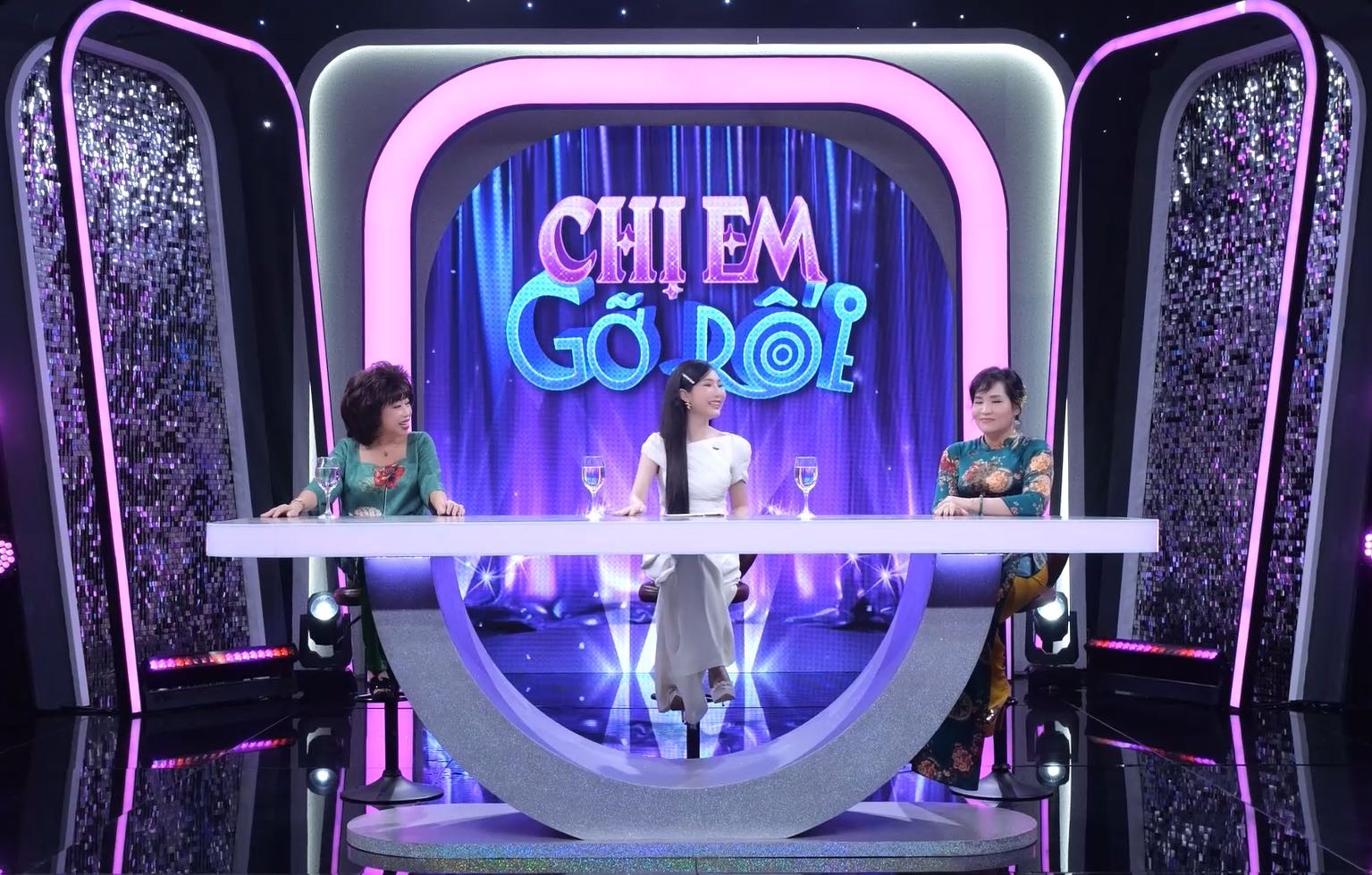 'Chị em gỡ rối': Diễn viên Phi Phụng bày chiêu phản pháo khi bị miệt thị ngoại hình